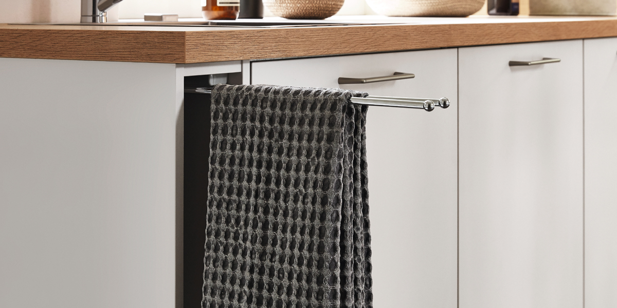 De moderne versie van de wasruimte overtuigt door een perfecte en functionele planning en een doordacht organisatiesysteem. Slimme details, zoals de opklapbare wasdroger, zijn echte dagelijkse hulpjes.